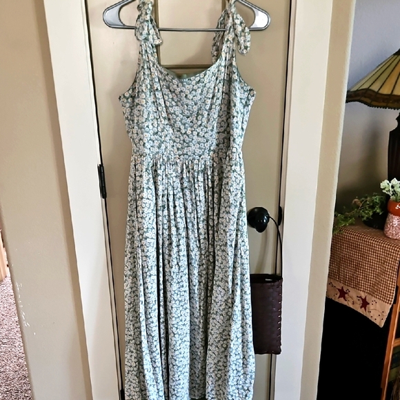 Breath Of Youth Dress - Picture 1 of 6